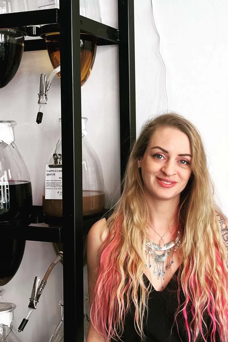 Merel, oprichter van Miracle Liquors